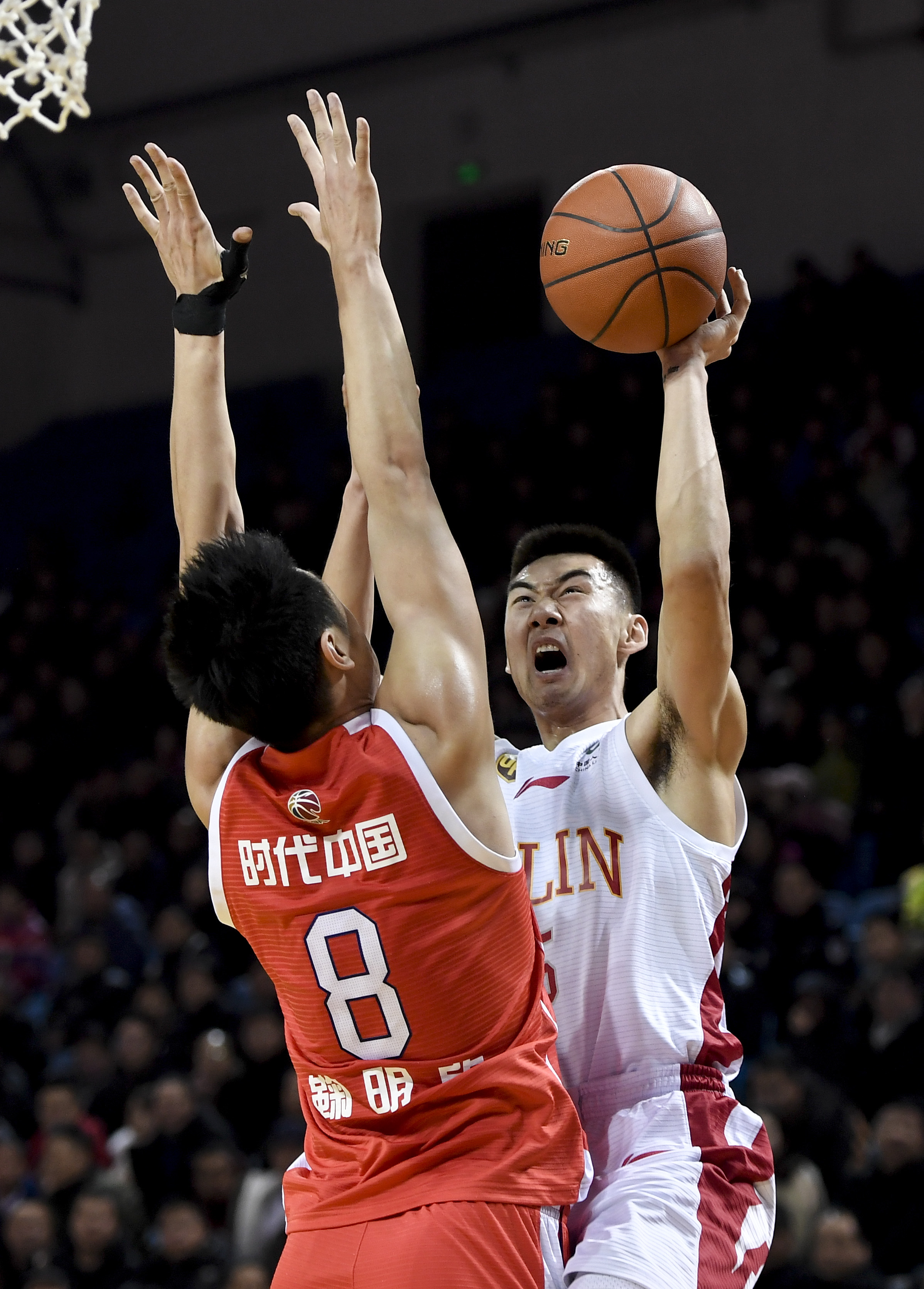 尤其是在他 尤其是在他