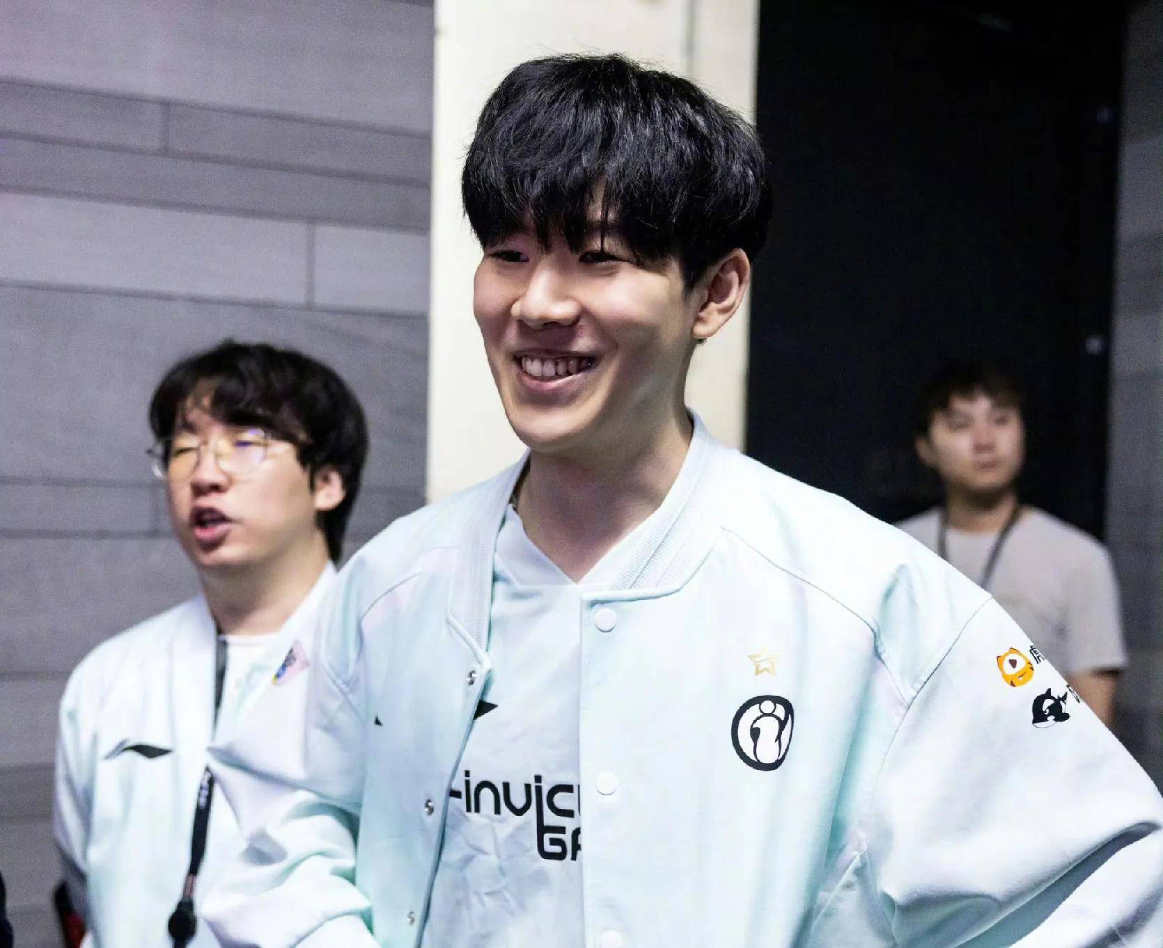 压制了雷霆 压制了雷霆